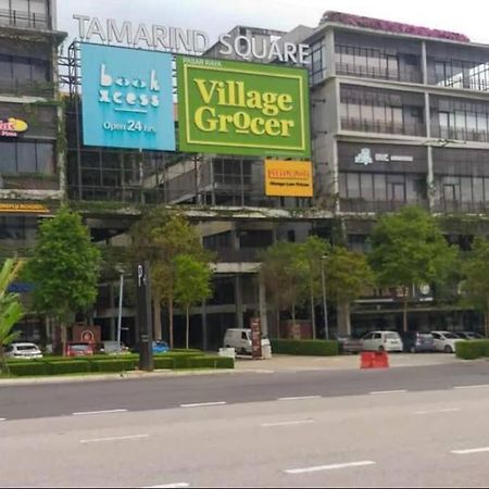 Tamarind Suite Cyberjaya 2-10Pax Duplex エクステリア 写真
