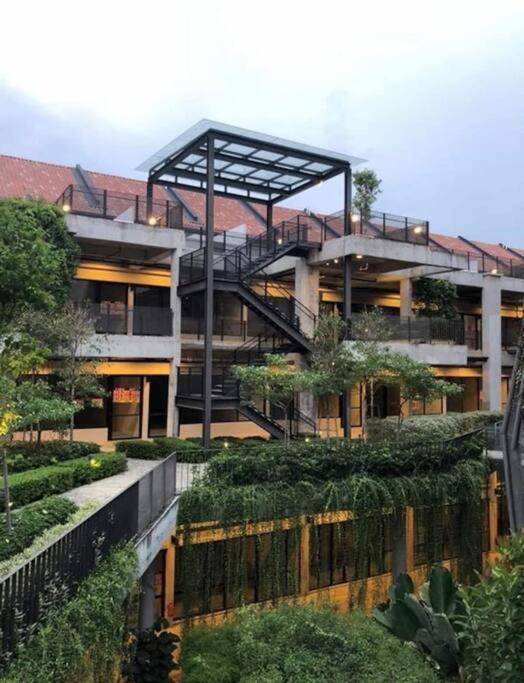 Tamarind Suite Cyberjaya 2-10Pax Duplex エクステリア 写真