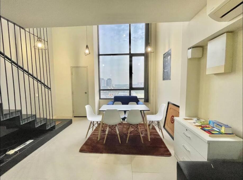 Tamarind Suite Cyberjaya 2-10Pax Duplex エクステリア 写真