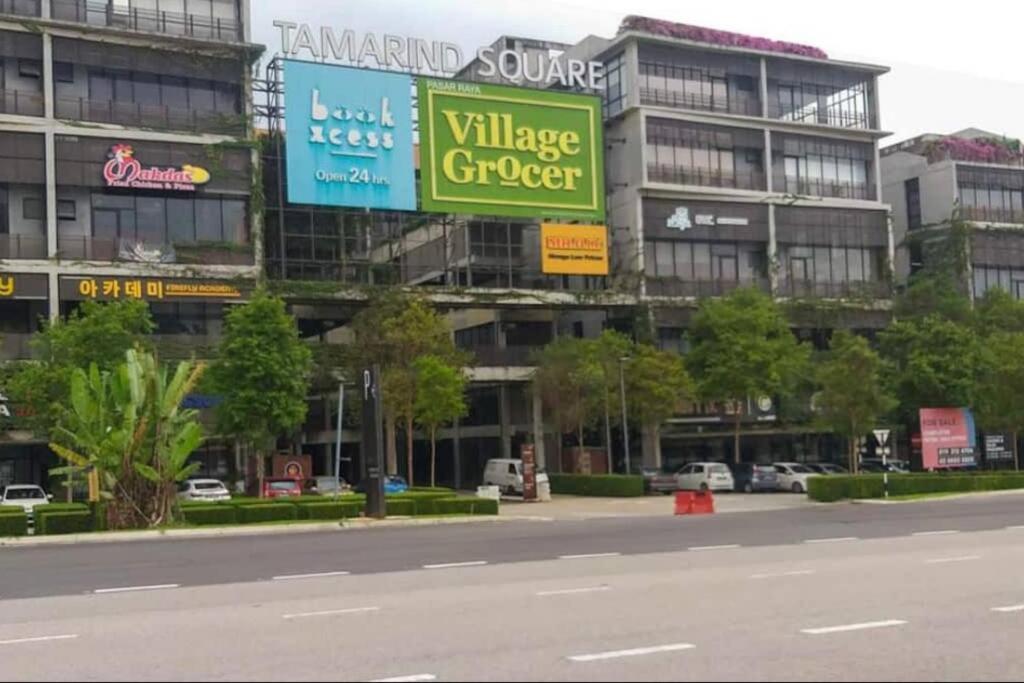 Tamarind Suite Cyberjaya 2-10Pax Duplex エクステリア 写真