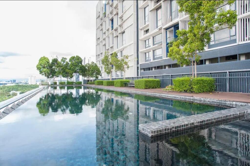 Tamarind Suite Cyberjaya 2-10Pax Duplex エクステリア 写真
