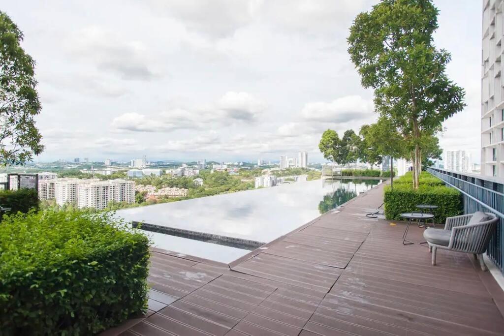 Tamarind Suite Cyberjaya 2-10Pax Duplex エクステリア 写真